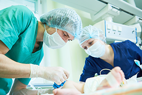 Patología quirúrgica neonatal y cuidados pre- y posquirúrgicos